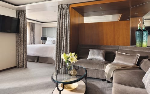 Regent Seven Seas VOYAGER Seven Seas Suite 0